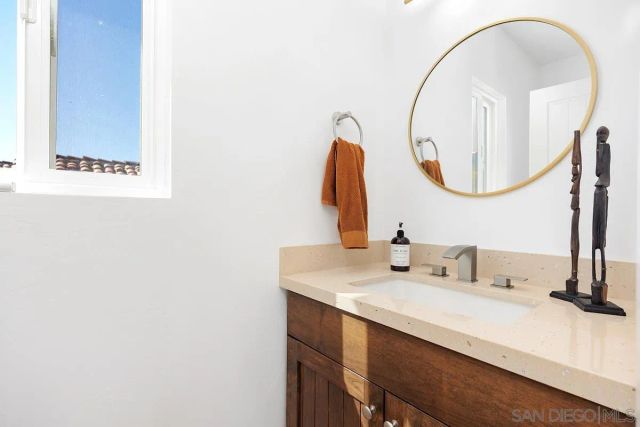 1904 Pariva, Cardiff By The Sea, CA 92007