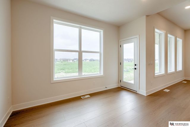 8704 Legacy Street, Papillion, NE 68046