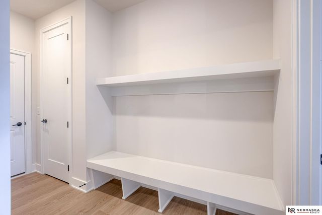 8704 Legacy Street, Papillion, NE 68046