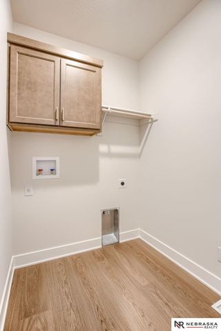 8704 Legacy Street, Papillion, NE 68046