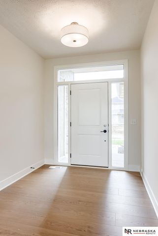 8704 Legacy Street, Papillion, NE 68046