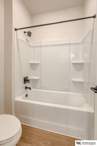 8704 Legacy Street, Papillion, NE 68046