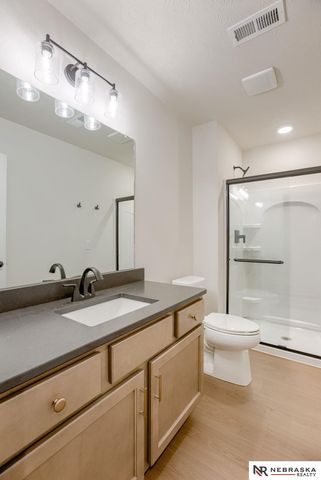 8704 Legacy Street, Papillion, NE 68046