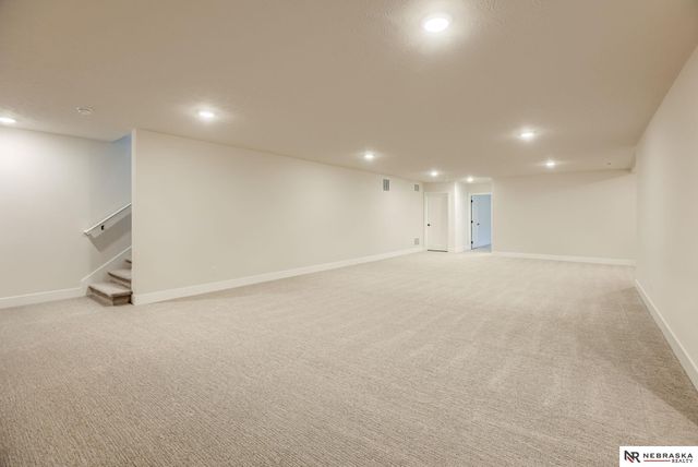 8704 Legacy Street, Papillion, NE 68046