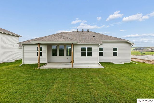 8704 Legacy Street, Papillion, NE 68046