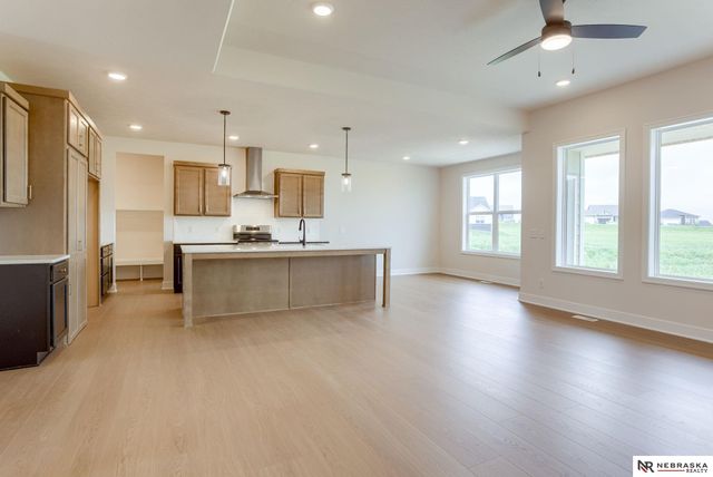 8704 Legacy Street, Papillion, NE 68046