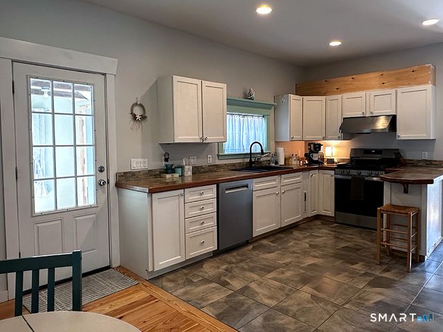 79 Wesley Avenue, Westbrook, CT 06498