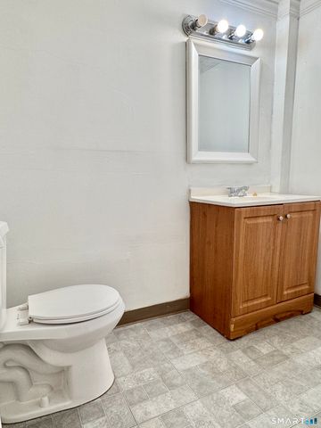 454 Middle Turnpike East, Manchester, CT 06040