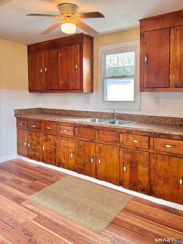 454 Middle Turnpike East, Manchester, CT 06040