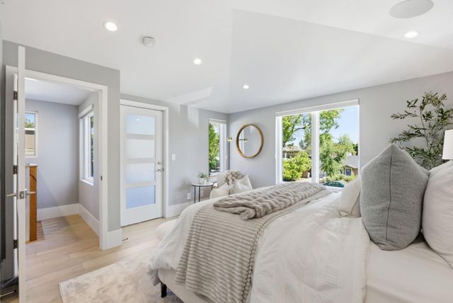 3408 South Court, Palo Alto, CA 94306