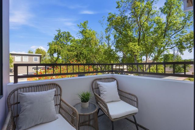 3408 South Court, Palo Alto, CA 94306