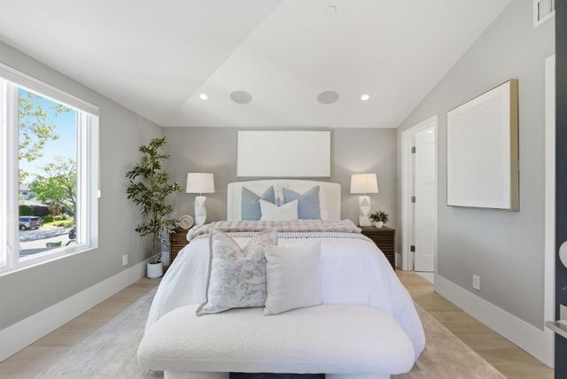 3408 South Court, Palo Alto, CA 94306