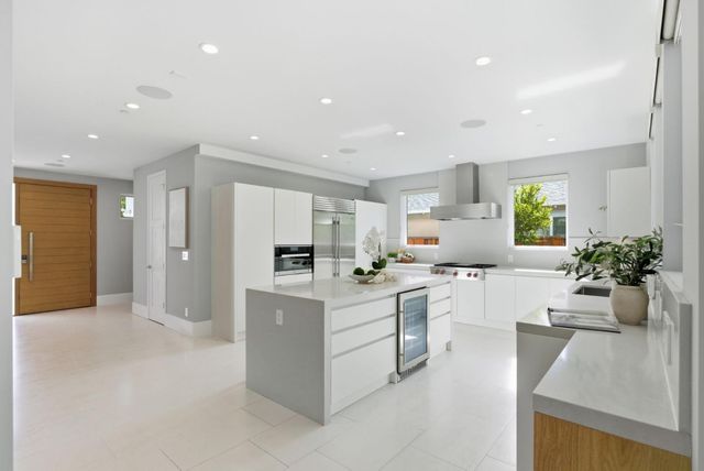 3408 South Court, Palo Alto, CA 94306