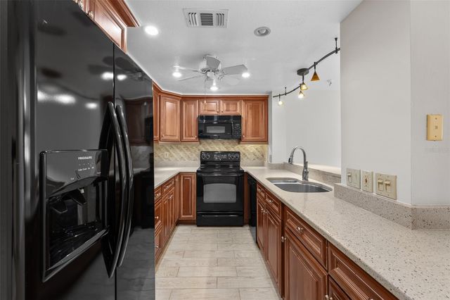 4141 BAYSHORE BOULEVARD 204, Tampa, FL 33611