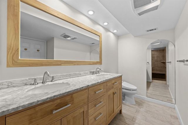 4141 BAYSHORE BOULEVARD 204, Tampa, FL 33611