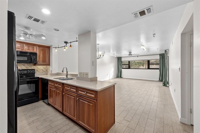 4141 BAYSHORE BOULEVARD 204, Tampa, FL 33611