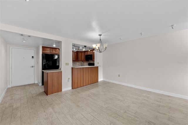 4141 BAYSHORE BOULEVARD 204, Tampa, FL 33611