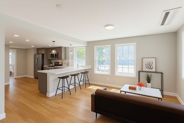 98 Prescott St 1a, Boston, MA 02128