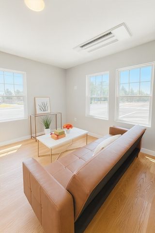 98 Prescott St 1a, Boston, MA 02128