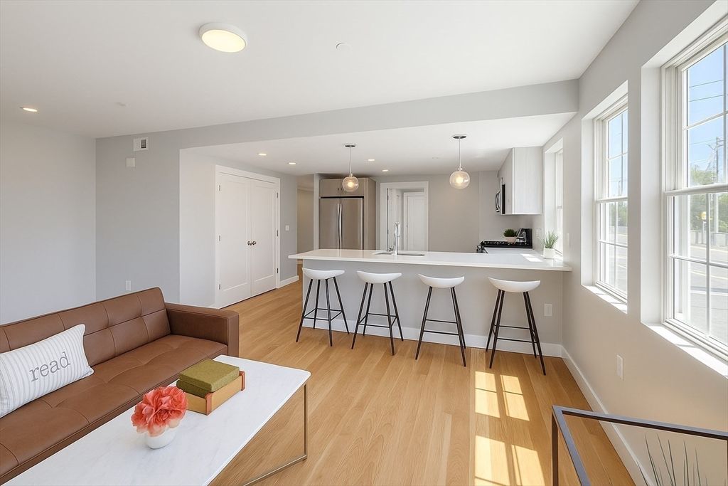 98 Prescott St 1a, Boston, MA 02128