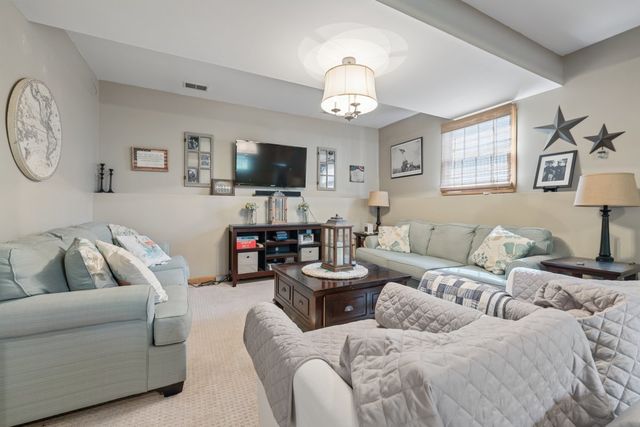 1351 Reva Lane, Lake Holiday, IL 60548