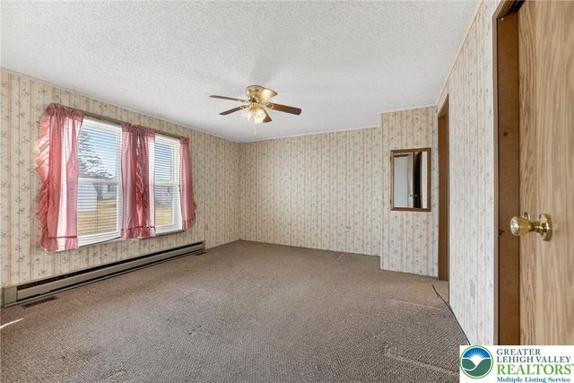 37 Stacey Drive, Lehigh Twp, PA 18088