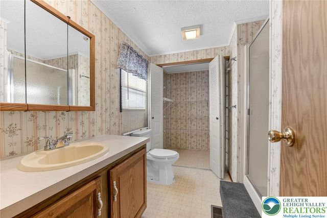 37 Stacey Drive, Lehigh Twp, PA 18088