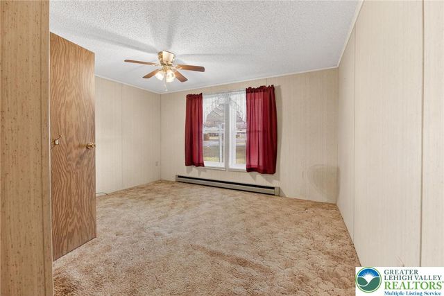 37 Stacey Drive, Lehigh Twp, PA 18088