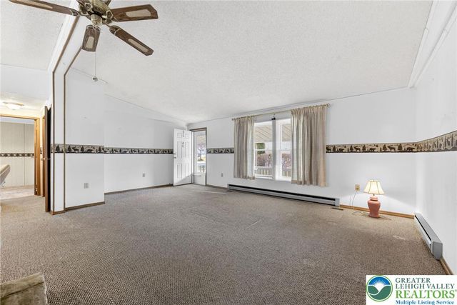 37 Stacey Drive, Lehigh Twp, PA 18088