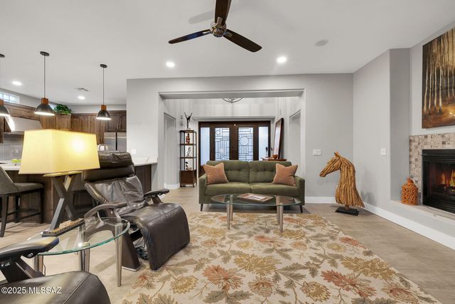 322 S Vía De Los Rosales, Tucson, AZ 85711