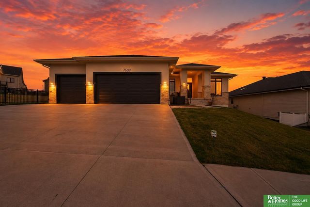 7660 N 167 Street, Bennington, NE 68007