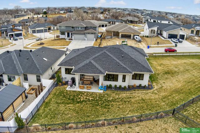 7660 N 167 Street, Bennington, NE 68007