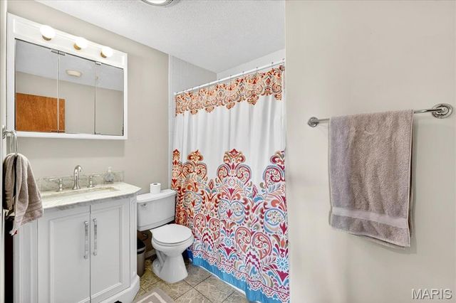 1659 Pepperwood Drive, St Louis, MO 63146