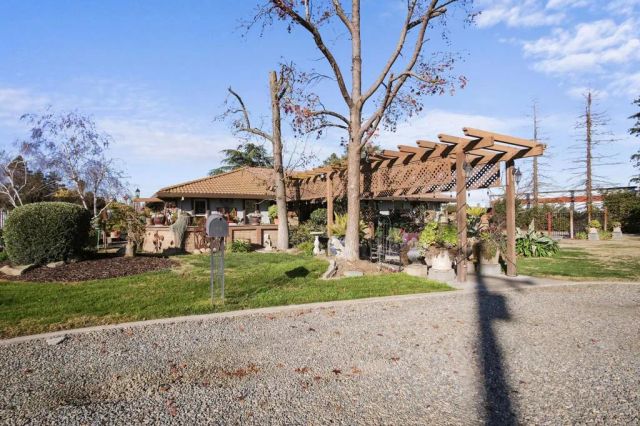 3629 N Lake Road, Merced, CA 95340