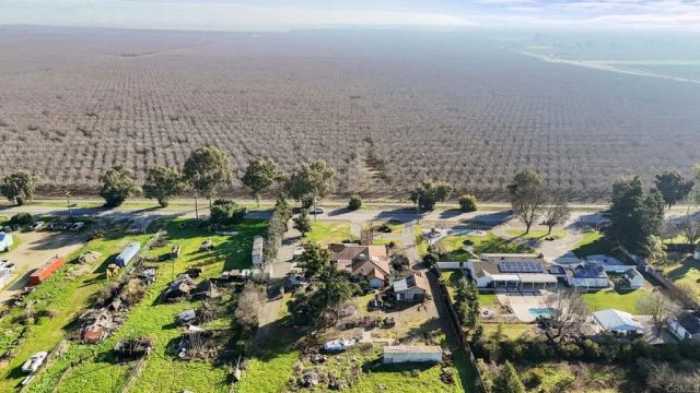 3629 N Lake Road, Merced, CA 95340