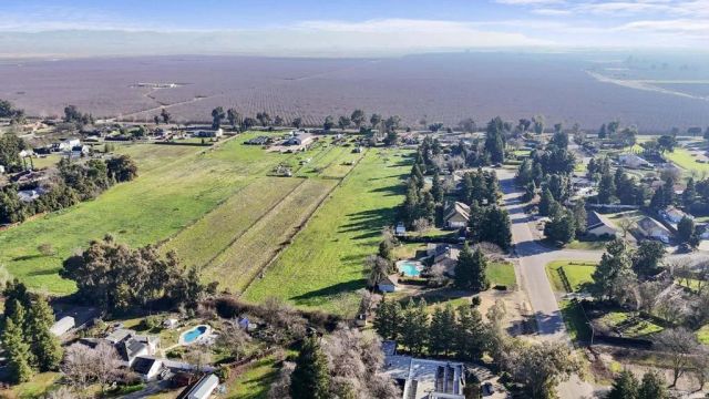 3629 N Lake Road, Merced, CA 95340