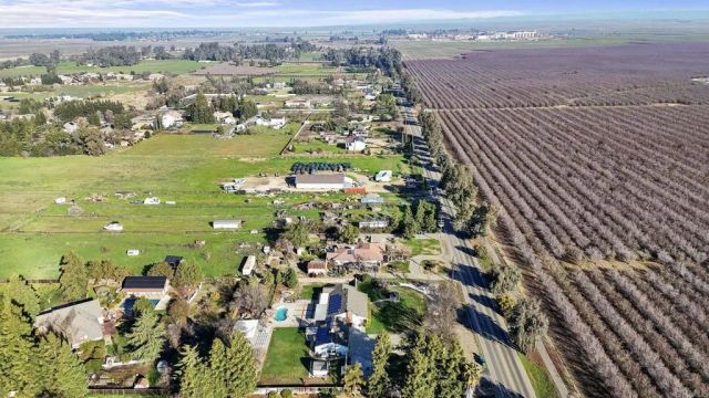3629 N Lake Road, Merced, CA 95340