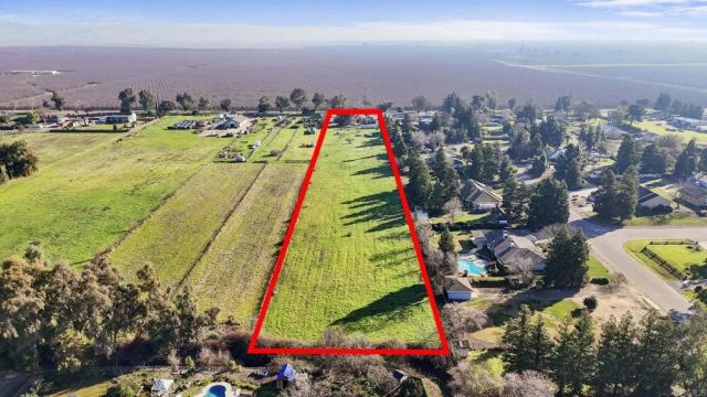 3629 N Lake Road, Merced, CA 95340