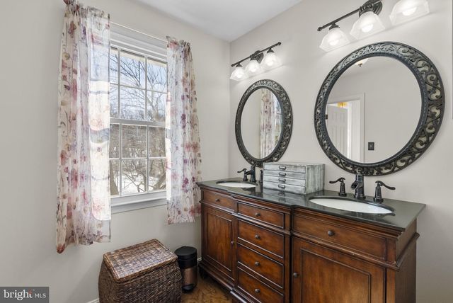 16424 MONTECREST LN, Gaithersburg, MD 20878