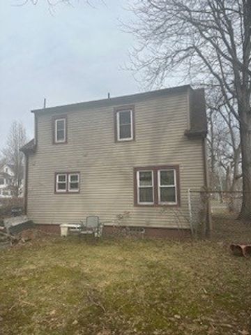 72 Fenwick St, Springfield, MA 01109