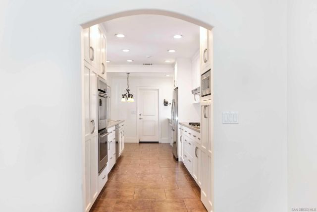 5629 Caminito Isla, La Jolla, CA 92037