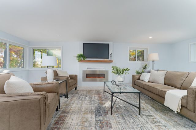 333 Riverview Drive, Ann Arbor, MI 48104