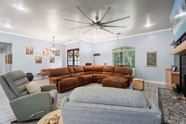 2515 Shasten Street, Grove, OK 74344
