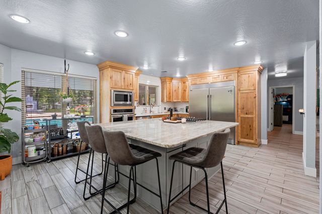 2515 Shasten Street, Grove, OK 74344