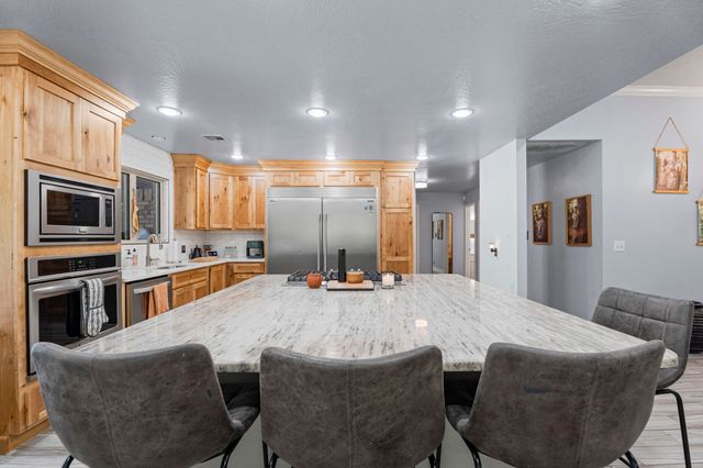 2515 Shasten Street, Grove, OK 74344