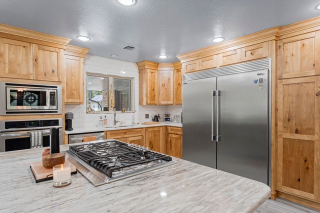 2515 Shasten Street, Grove, OK 74344