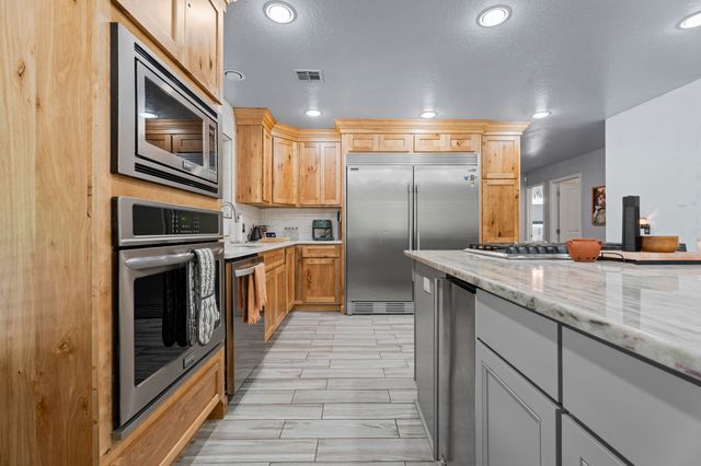 2515 Shasten Street, Grove, OK 74344