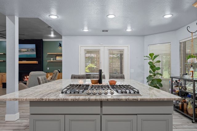 2515 Shasten Street, Grove, OK 74344
