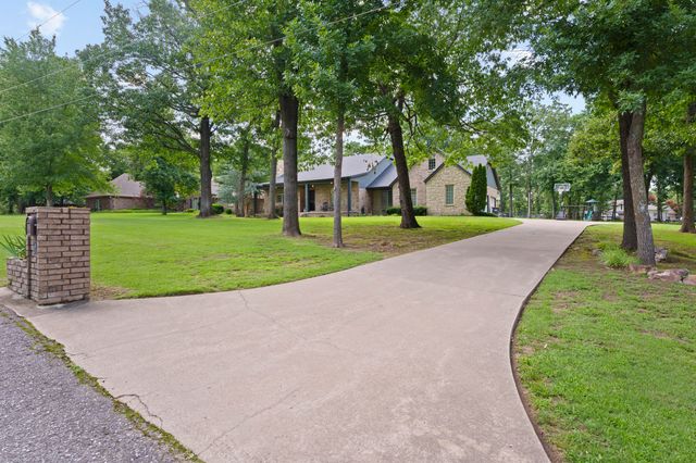 2515 Shasten Street, Grove, OK 74344