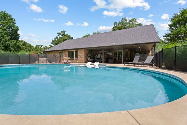2515 Shasten Street, Grove, OK 74344
